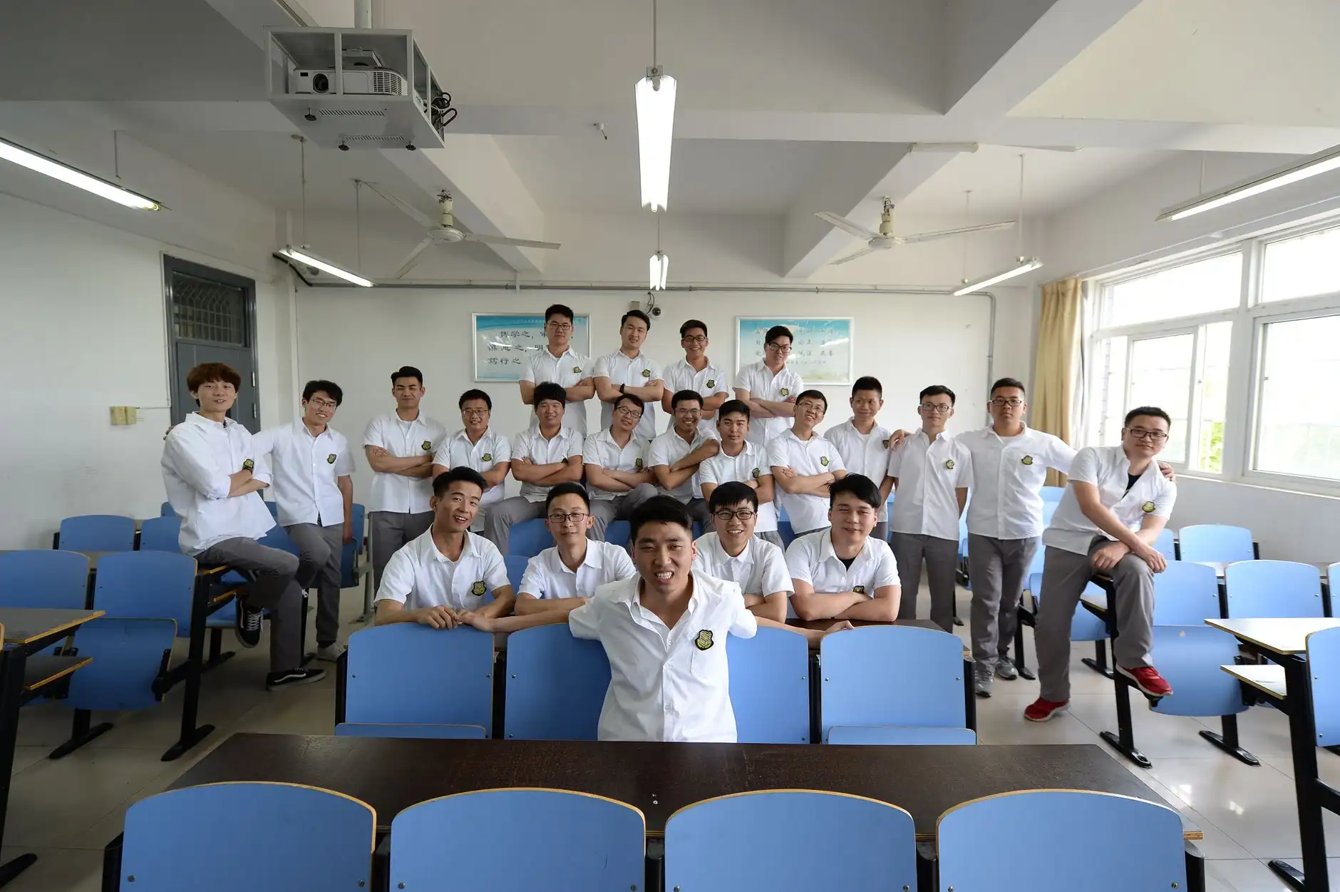 千娱音高蓬松度羽绒服与普通款保暖性能对比实测
