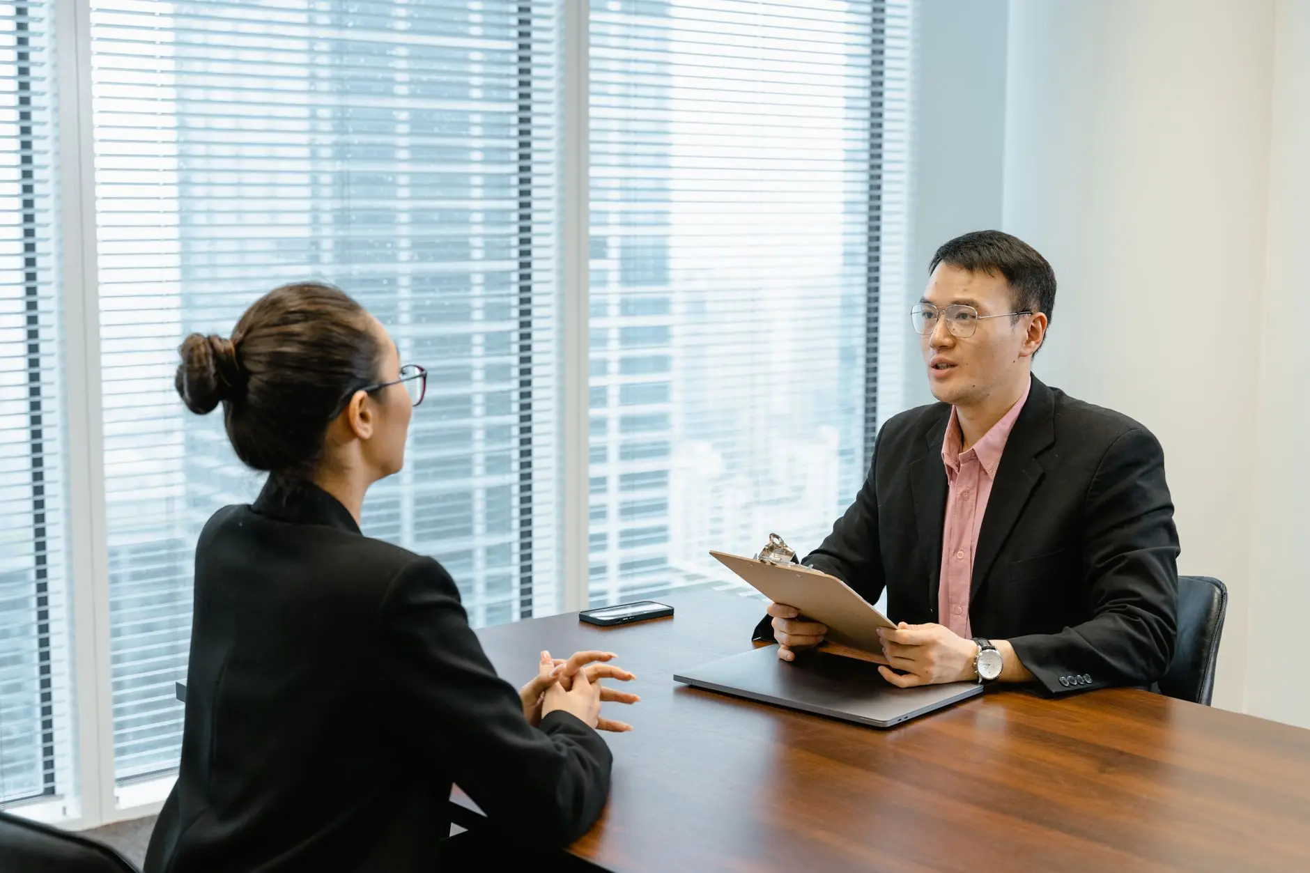 冬季防寒外套保暖性能对比及选购技术要点