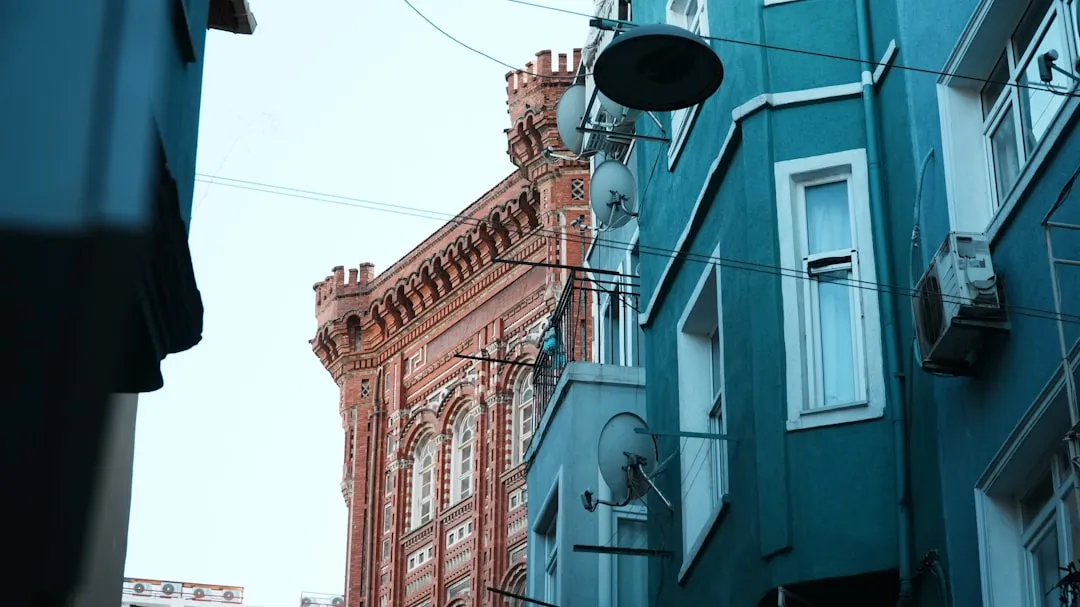 重庆湿冷冬季羽绒服选购指南:蓬松度与防风面料的平衡正文配图 2
