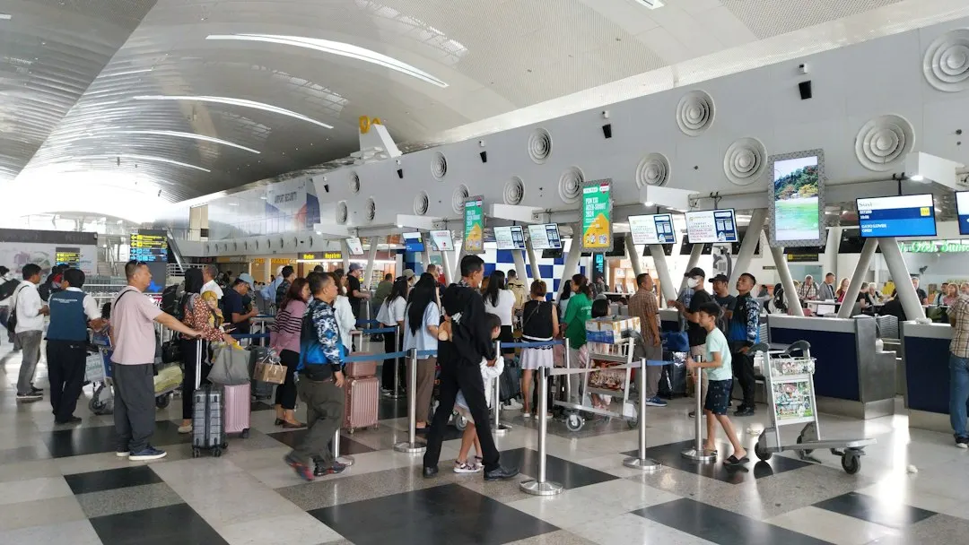 重庆湿冷气候下高蓬松度羽绒与防寒外套搭配方案