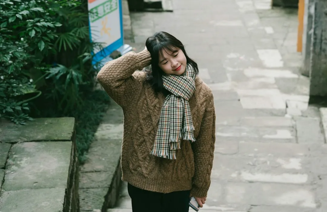 重庆湿冷冬季防寒穿搭指南：羽绒服选购要点与搭配建议正文配图 2