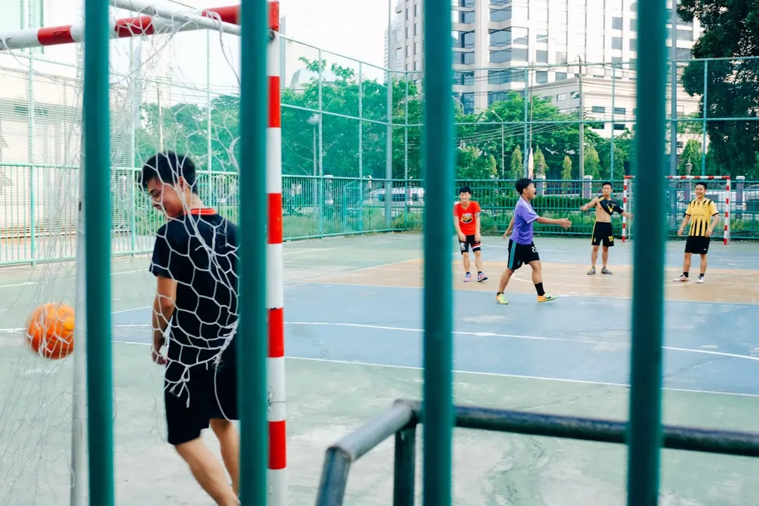 重庆湿冷气候下羽绒服与防寒外套的保暖性能技术解析